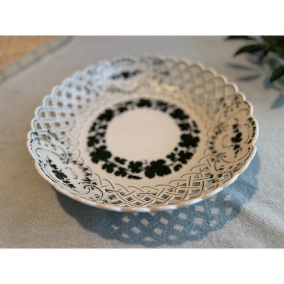 Meissen Pierced Bowl Vine Pattern ivy grape leaves pattern - Picture 5 of 5